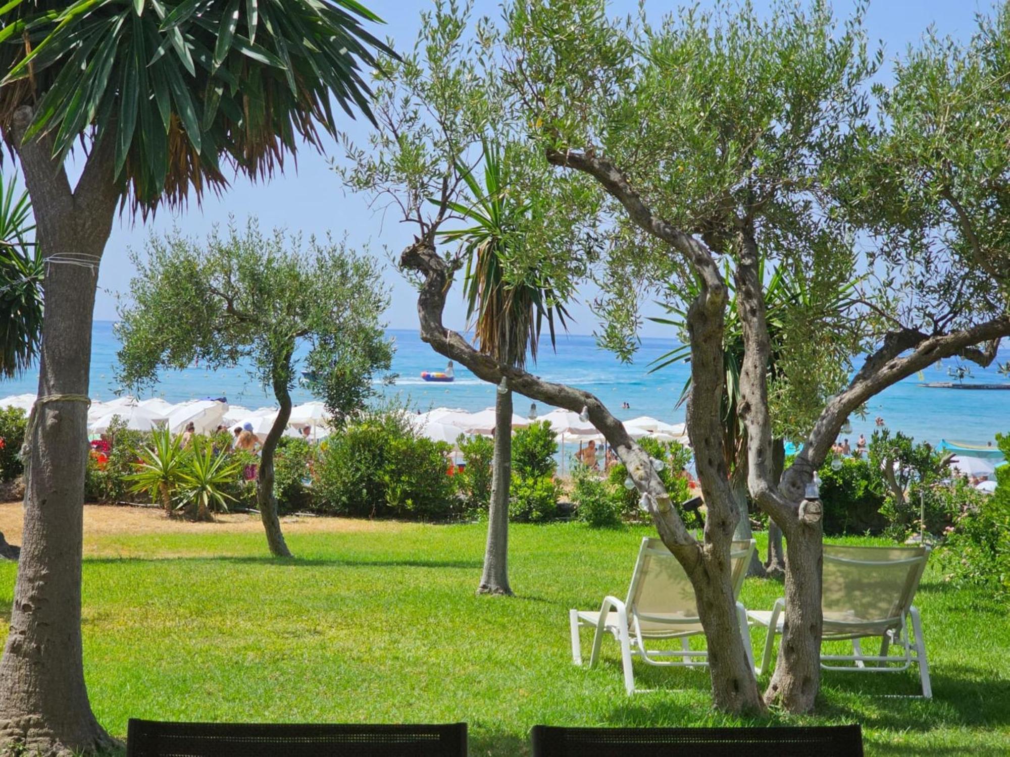 Glyfada Beachfront Apartment A3G 외부 사진